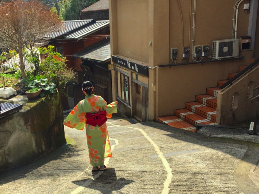 旅の思い出に温泉街を浴衣でお散歩 安くて手軽に可愛くなれる黒川温泉レンタル浴衣のご案内 Smo南小国